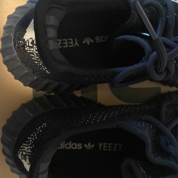 YEEZY Oreo 350s V2 size 7 - Picture 6 of 7